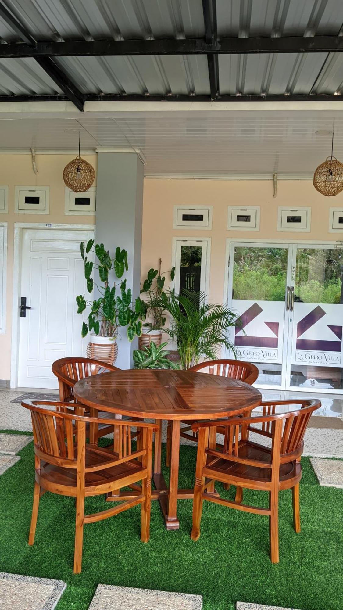 La Geiro Villa Labuan Bajo Luaran gambar