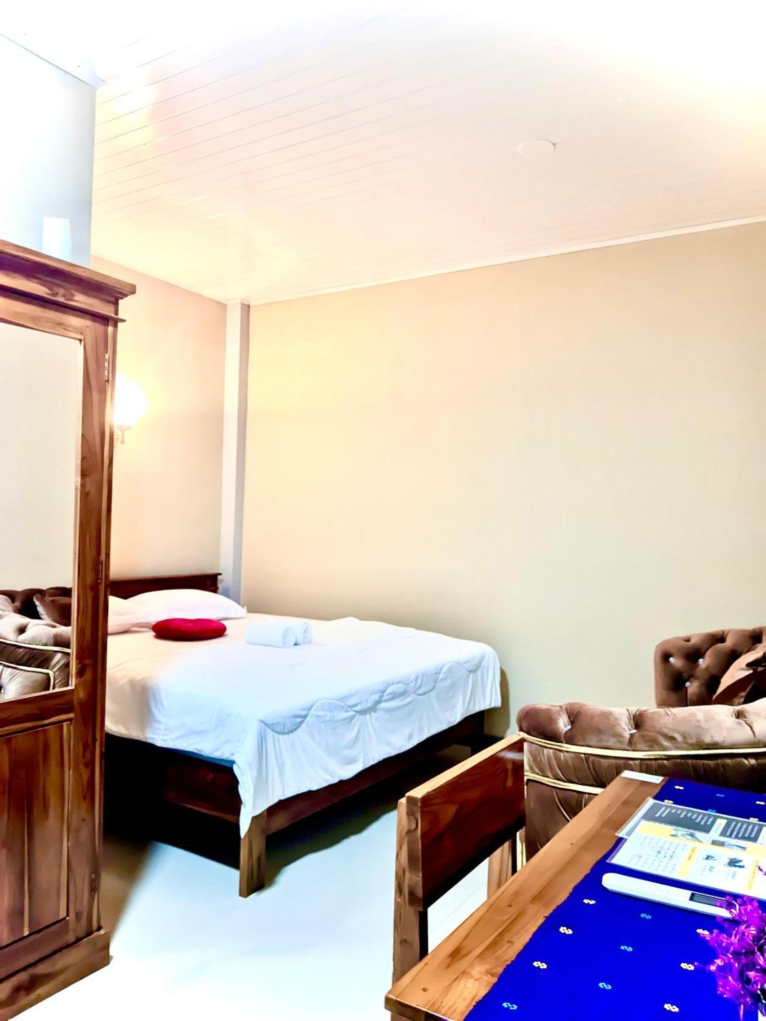La Geiro Villa Labuan Bajo Luaran gambar